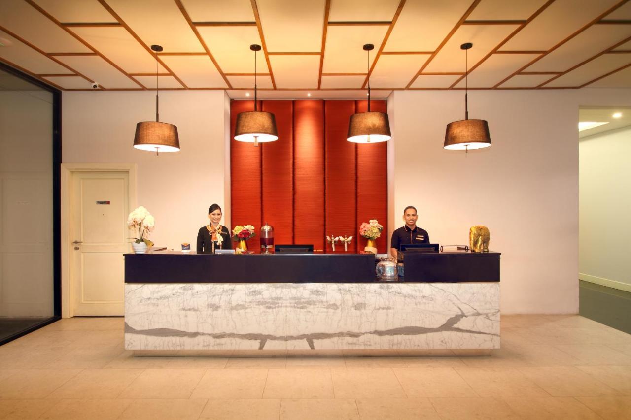 Helios Hotel Bone Watampone Eksteriør bilde